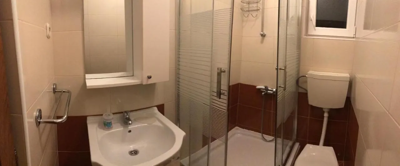 Apartmani Arijana Studio Pakoštane 0*,
